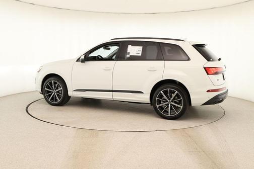 2026 Audi Q7 45 Premium Plus