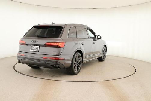 2026 Audi Q7 45 Premium