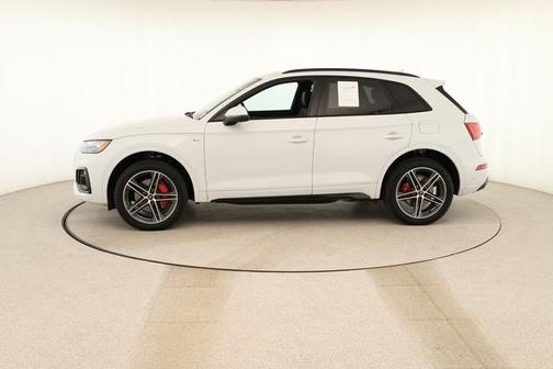 Glacier White Metallic 2025 Audi Q5 55 S line quattro Premium