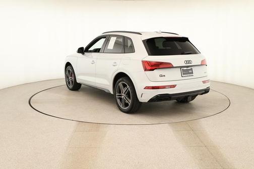 Glacier White Metallic 2025 Audi Q5 55 S line quattro Premium