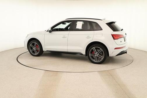 Glacier White Metallic 2025 Audi Q5 55 S line quattro Premium