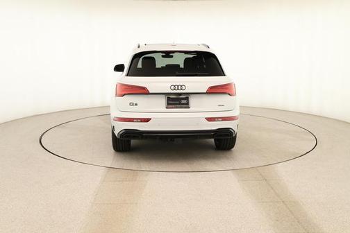 Glacier White Metallic 2025 Audi Q5 55 S line quattro Premium