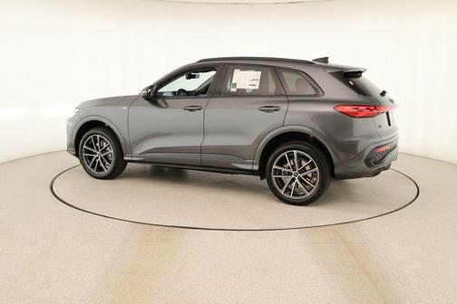 Daytona Gray Pearl 2026 Audi Q5 PLUS