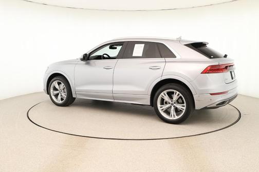 2022 Audi Q8 55 Premium Plus