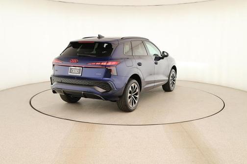 Navarra Blue Metallic 2026 Audi Q3 S line