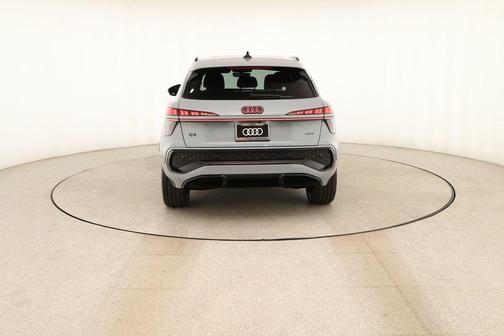 Arrow Gray Pearl 2026 Audi Q3 S line