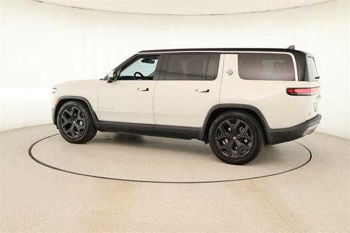 2024 Rivian R1S Adventure