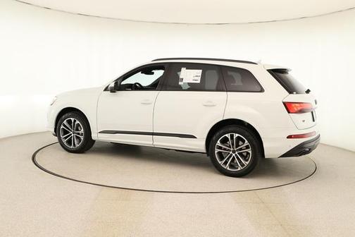 2026 Audi Q7 45 Premium Plus
