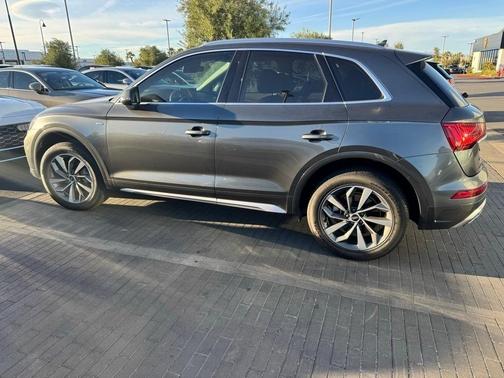 2023 Audi Q5 45 S line quattro Premium