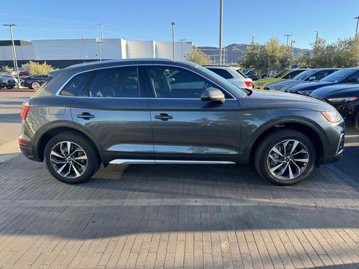 2023 Audi Q5 45 S line quattro Premium