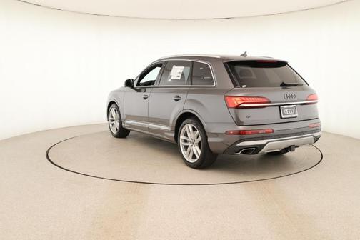 2025 Audi Q7 55 Premium Plus