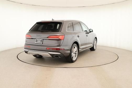 2025 Audi Q7 55 Premium Plus