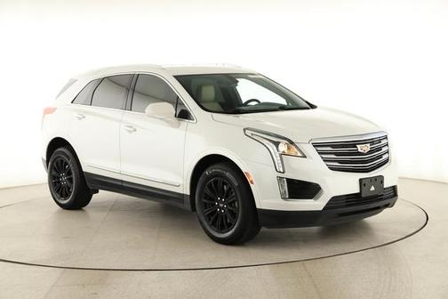 Crystal White Tri-Coat 2019 Cadillac XT5 Base