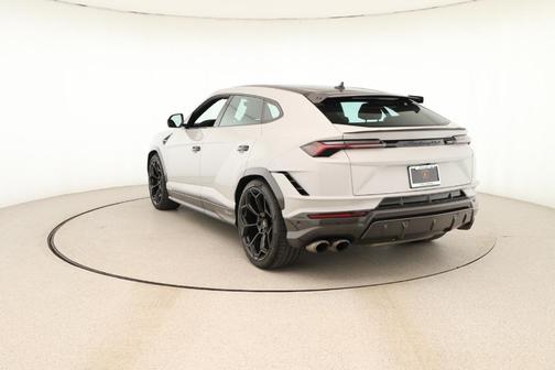 2023 Lamborghini Urus Performante