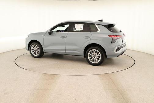 Arrow Gray Pearl 2026 Audi Q3 S line