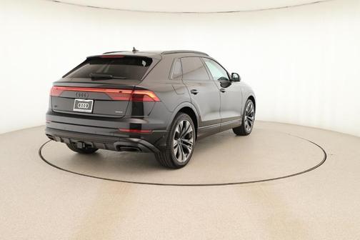 2025 Audi Q8 55 Premium