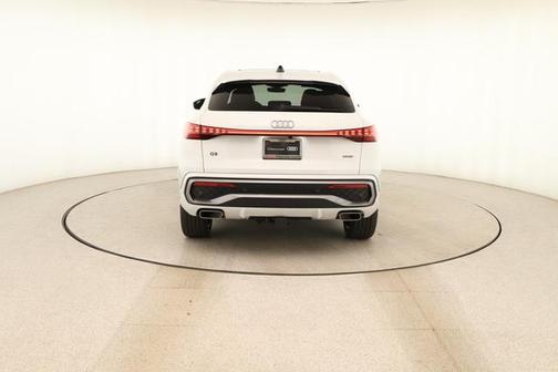 Glacier White Metallic 2025 Audi Q5 2.0T Premium
