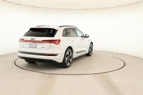2023 Audi e-tron Premium