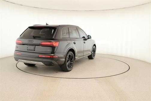 2022 Audi Q7 55 Premium Plus