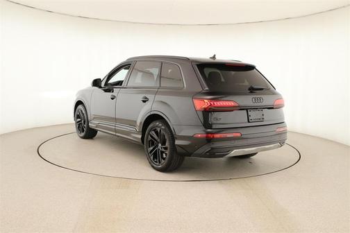 2022 Audi Q7 55 Premium Plus