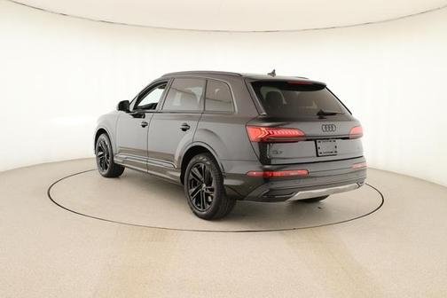 2022 Audi Q7 55 Premium Plus