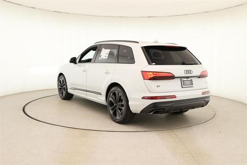 2026 Audi Q7 55 Premium Plus