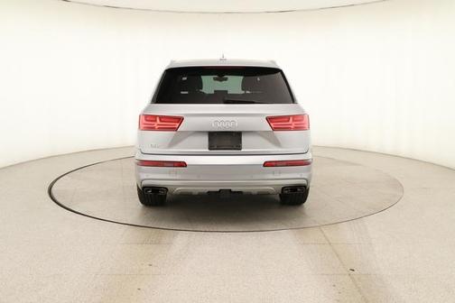 Florett Silver Metallic 2019 Audi Q7 55 Premium Plus