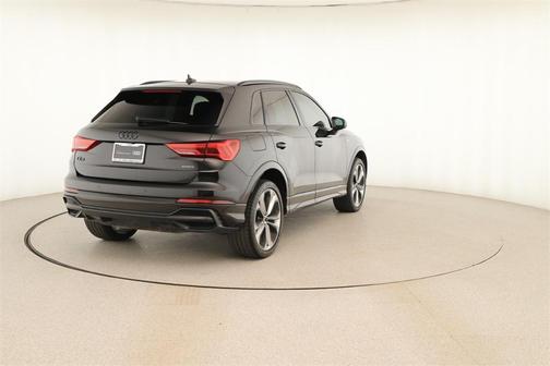 2022 Audi Q3 45 S line Premium