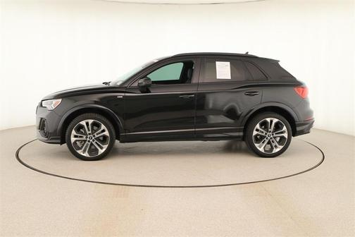 2022 Audi Q3 45 S line Premium