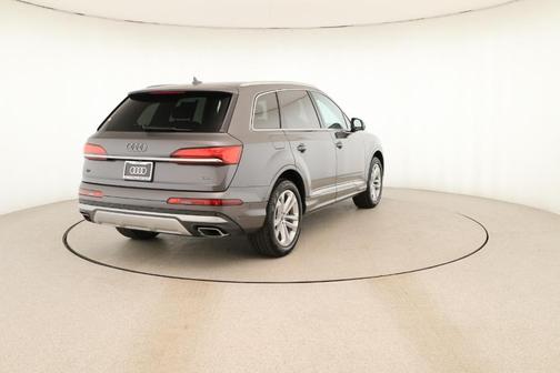 2025 Audi Q7 55 Premium