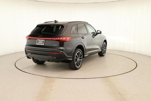 Mythos Black Metallic 2026 Audi Q5 PLUS