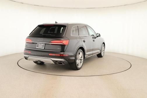 2025 Audi Q7 55 Premium Plus