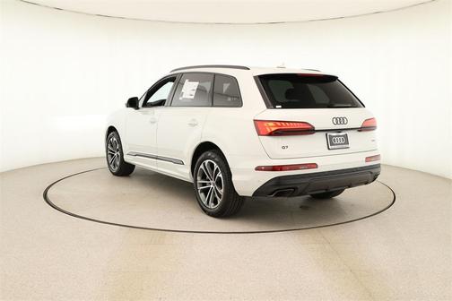 2026 Audi Q7 45 Premium