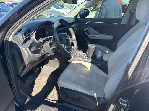 2022 Audi Q3 45 S line Premium