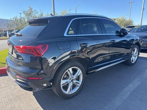 2022 Audi Q3 45 S line Premium