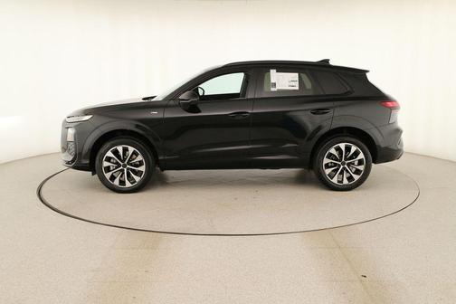 Mythos Black Metallic 2026 Audi Q3 S line