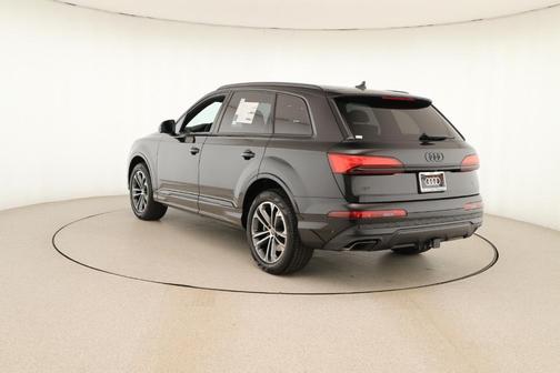 2026 Audi Q7 45 Premium Plus