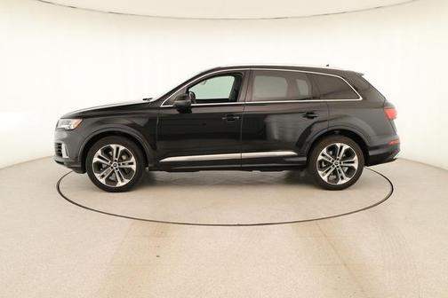 Mythos Black Metallic 2023 Audi Q7 55 Premium Plus