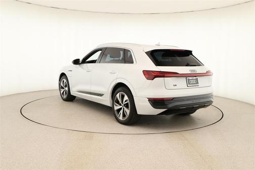2024 Audi Q8 e-tron Premium