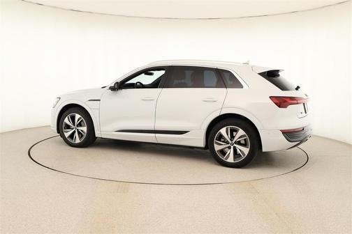 2024 Audi Q8 e-tron Premium