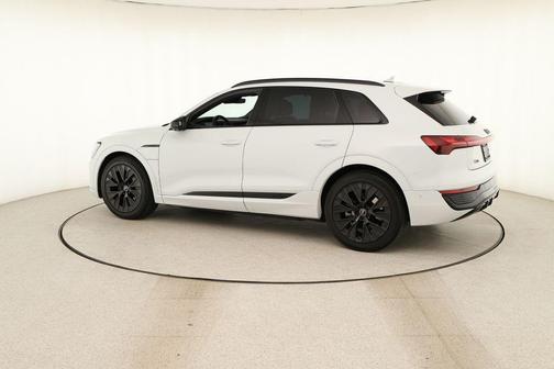Glacier White Metallic 2024 Audi Q8 e-tron Premium