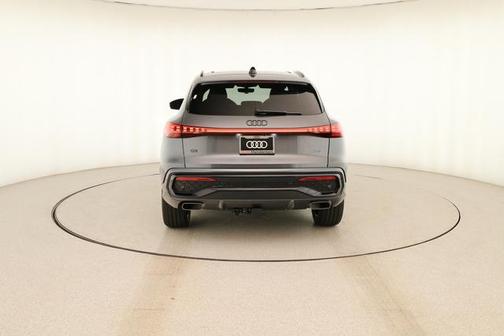 Daytona Gray Pearl 2026 Audi Q5 PLUS