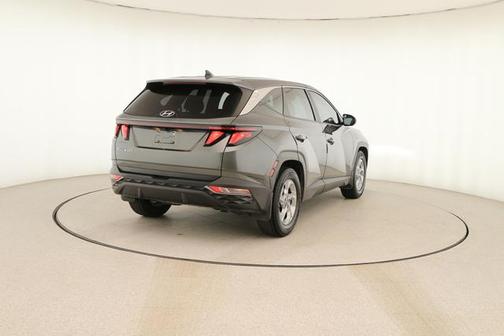 2022 Hyundai TUCSON SE