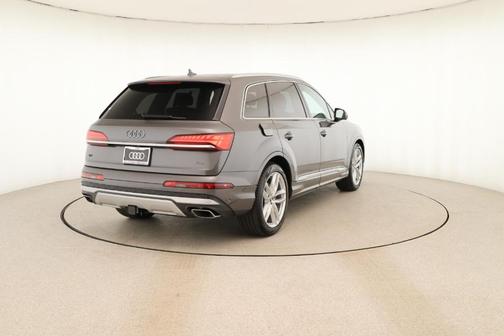 2025 Audi Q7 55 Premium Plus