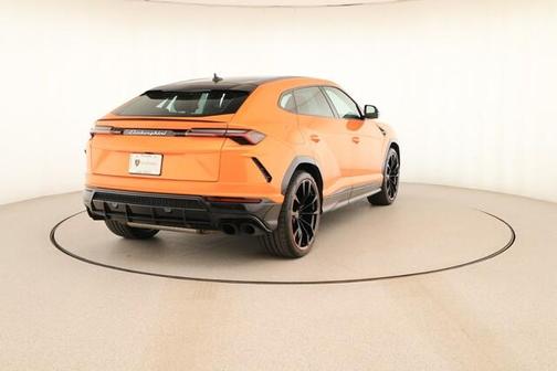 2021 Lamborghini Urus Pearl Capsule