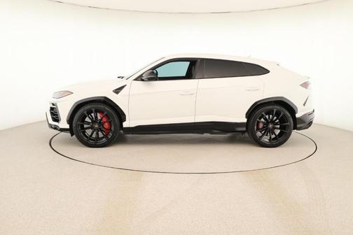 2022 Lamborghini Urus Base