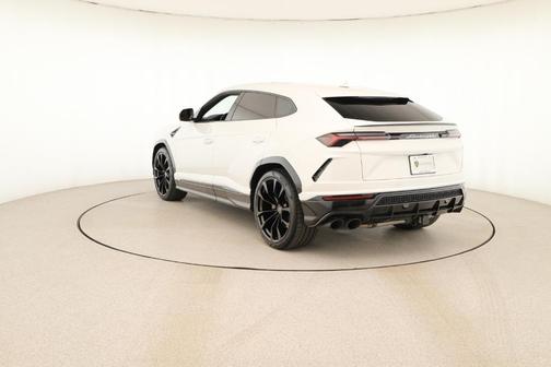 2022 Lamborghini Urus Base