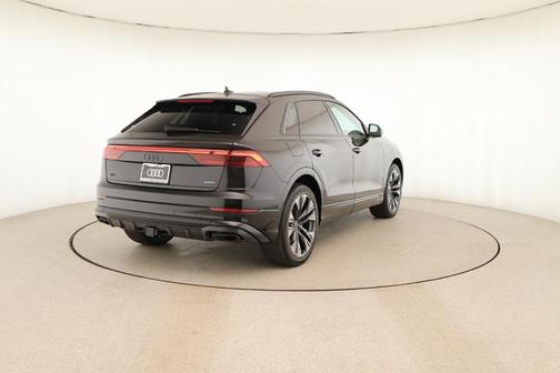 2025 Audi Q8 55 Premium
