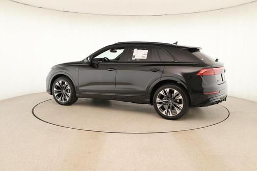 2025 Audi Q8 55 Premium