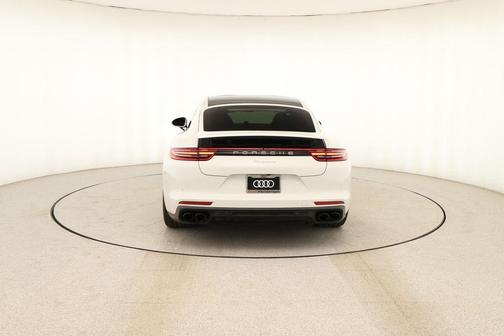 2018 Porsche Panamera 4